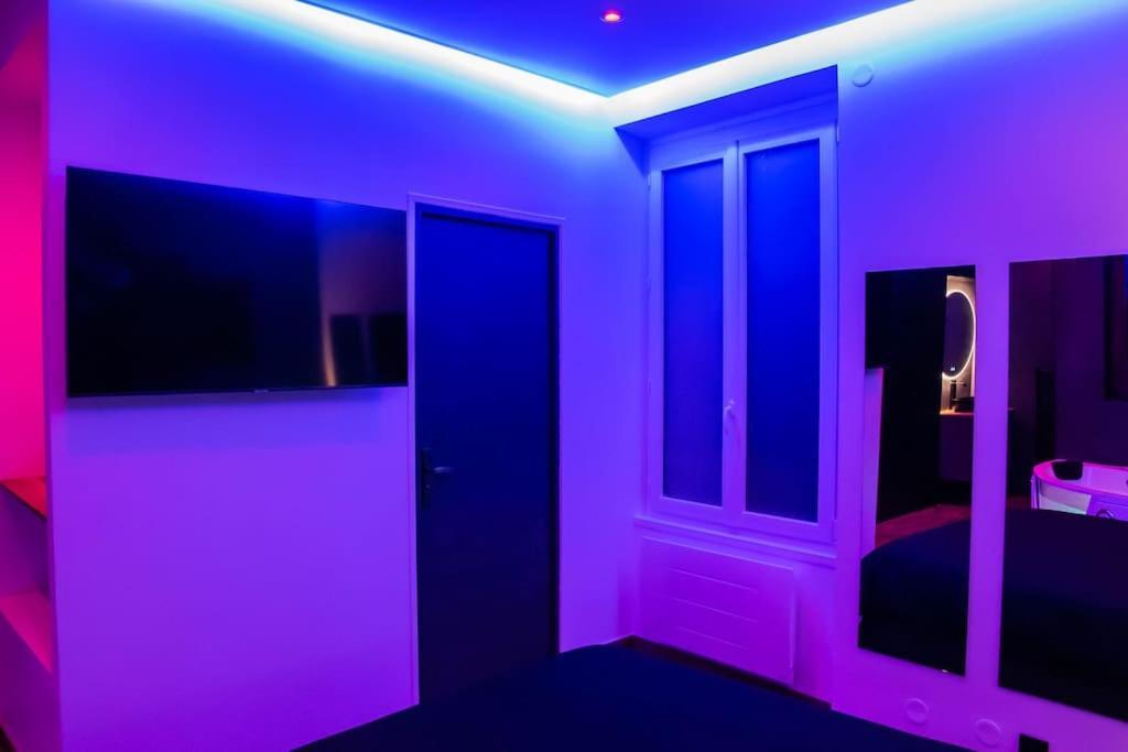 Blue Night - Jacuzzi - Bord De Seine Lägenhet Corbeil-Essonnes Exteriör bild