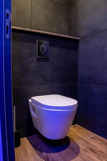 Blue Night - Jacuzzi - Bord De Seine Lägenhet Corbeil-Essonnes Exteriör bild